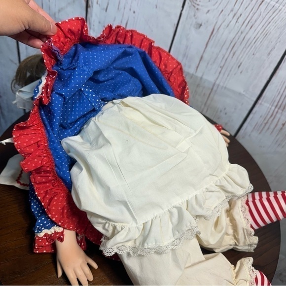DANBURY MINT RAGGEDY ANN Porcelain vintage 80s Collectible doll GUC - Picture 8 of 15
